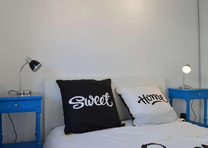 Sp920-002 2 Pieces Pierre La Saint-Pierre-la-Mer (Aude)